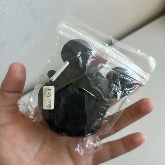 🔥 4 for $20 DEAL 🔥Mickey Mouse AirPods Case 1/2 Generación - Picture 3 of 3